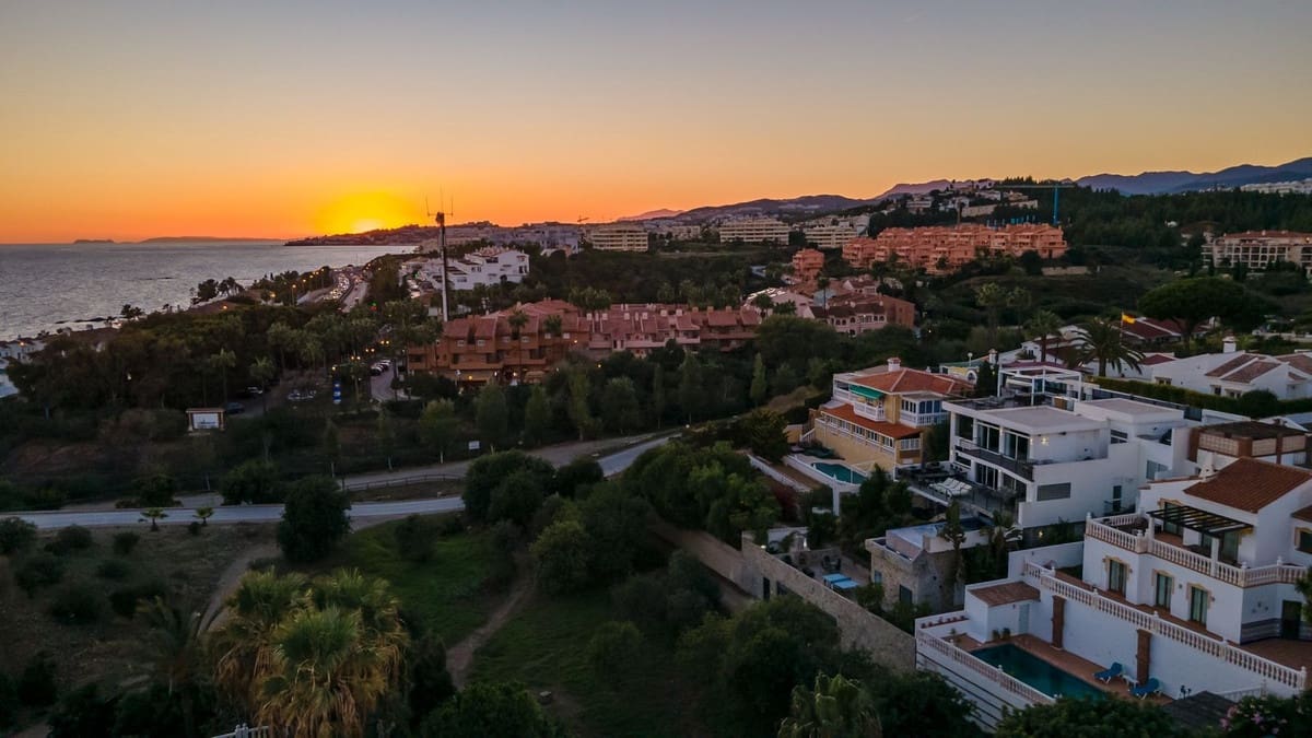 Chalet de 6 habitaciones en Mijas Costa en venta con garaje - 1.625.000 € (Ref: 9145018)