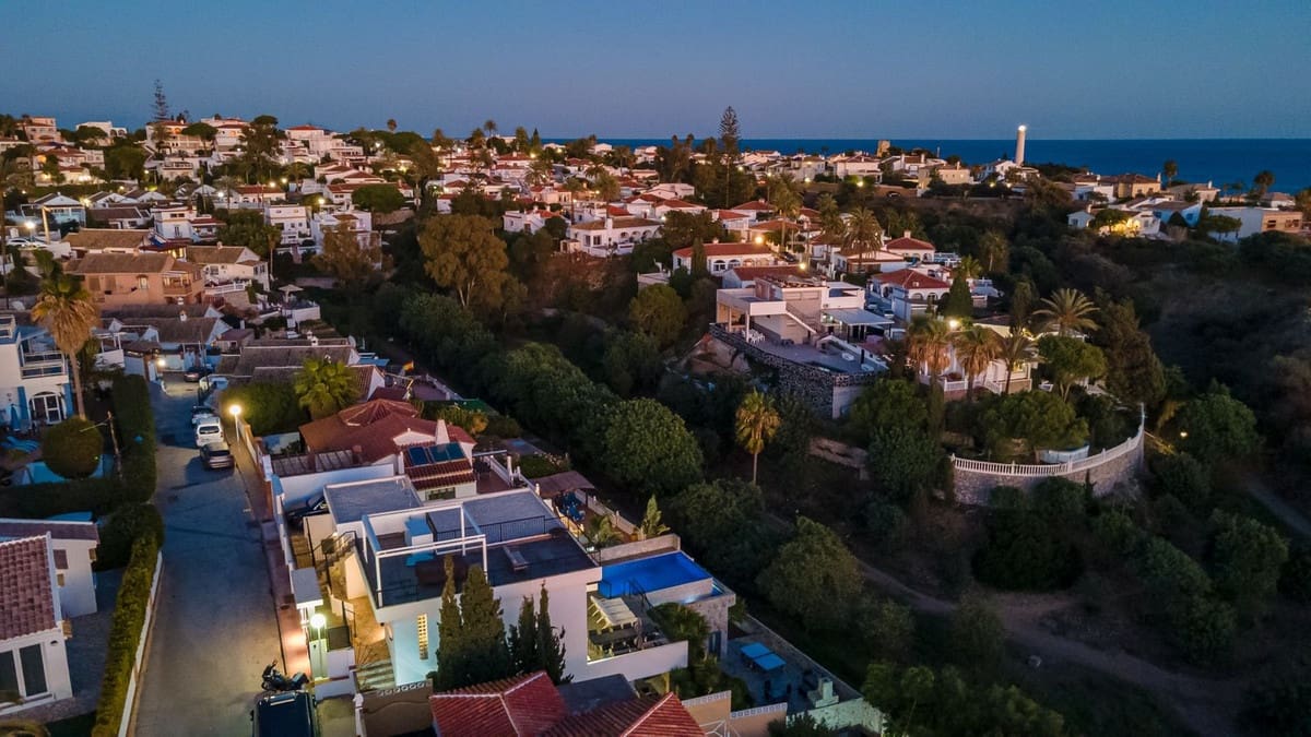 Chalet de 6 habitaciones en Mijas Costa en venta con garaje - 1.625.000 € (Ref: 9145018)