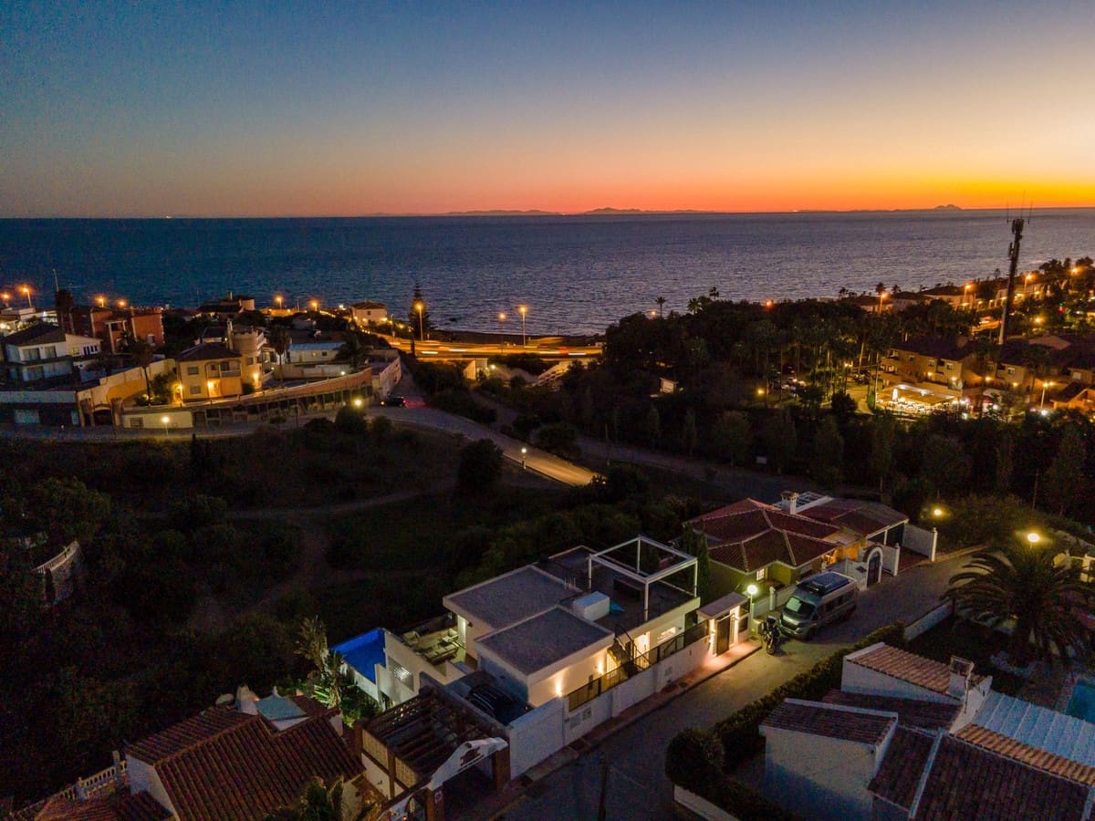 Chalet de 6 habitaciones en Mijas Costa en venta con garaje - 1.625.000 € (Ref: 9145018)