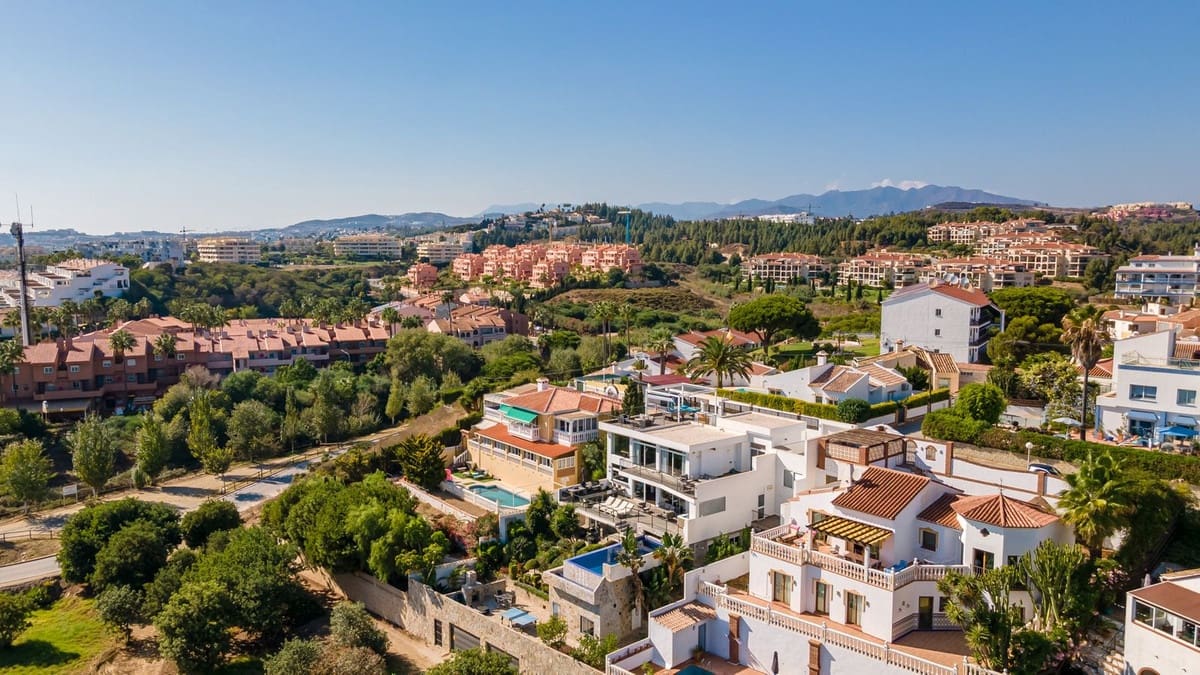 Chalet de 6 habitaciones en Mijas Costa en venta con garaje - 1.625.000 € (Ref: 9145018)