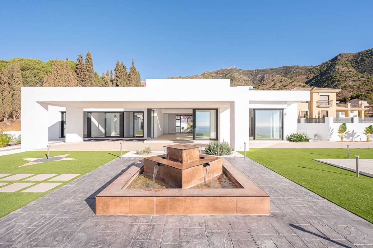 4 bedroom Villa for sale in Mijas with garage - € 1,500,000 (Ref: 9145019)