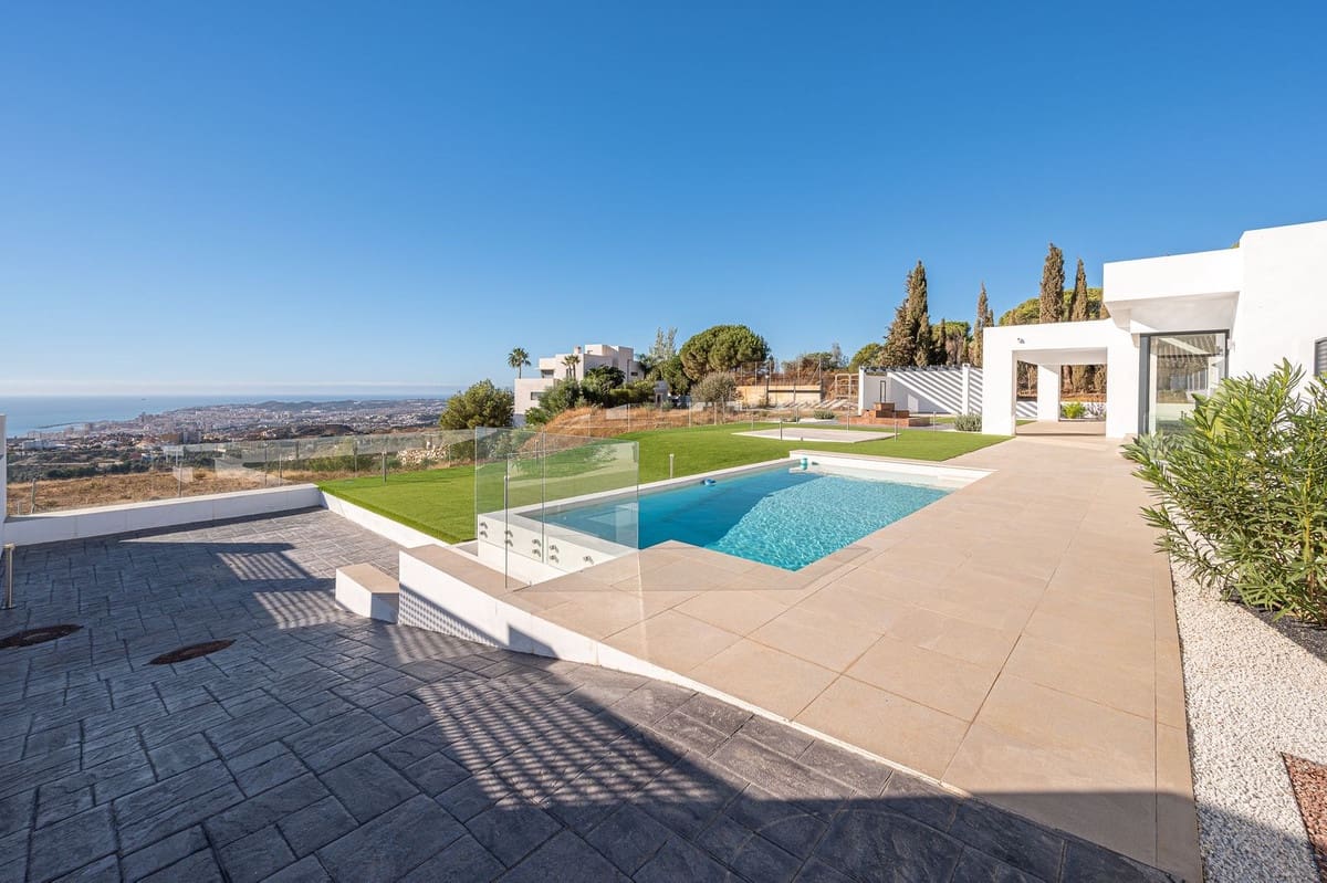 4 bedroom Villa for sale in Mijas with garage - € 1,500,000 (Ref: 9145019)