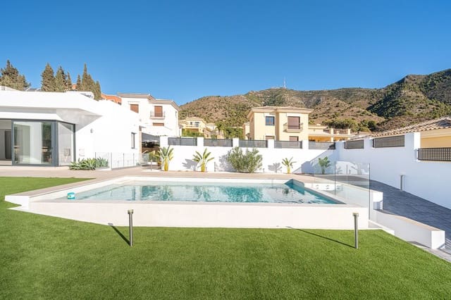 4 makuuhuone Huvila myytävänä paikassa Mijas mukana 
autotalli - 1 500 000 € (Ref: 9145019)