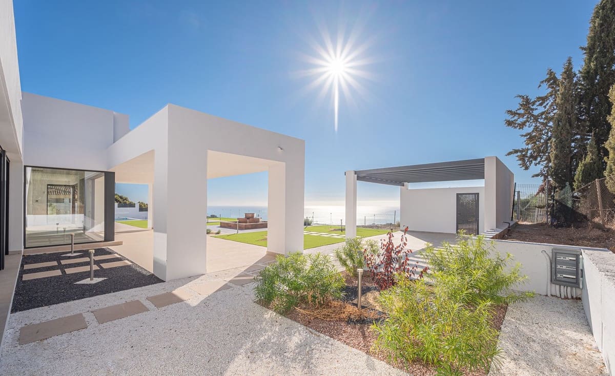 4 bedroom Villa for sale in Mijas with garage - € 1,500,000 (Ref: 9145019)