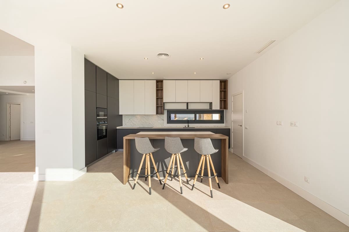 4 bedroom Villa for sale in Mijas with garage - € 1,500,000 (Ref: 9145019)