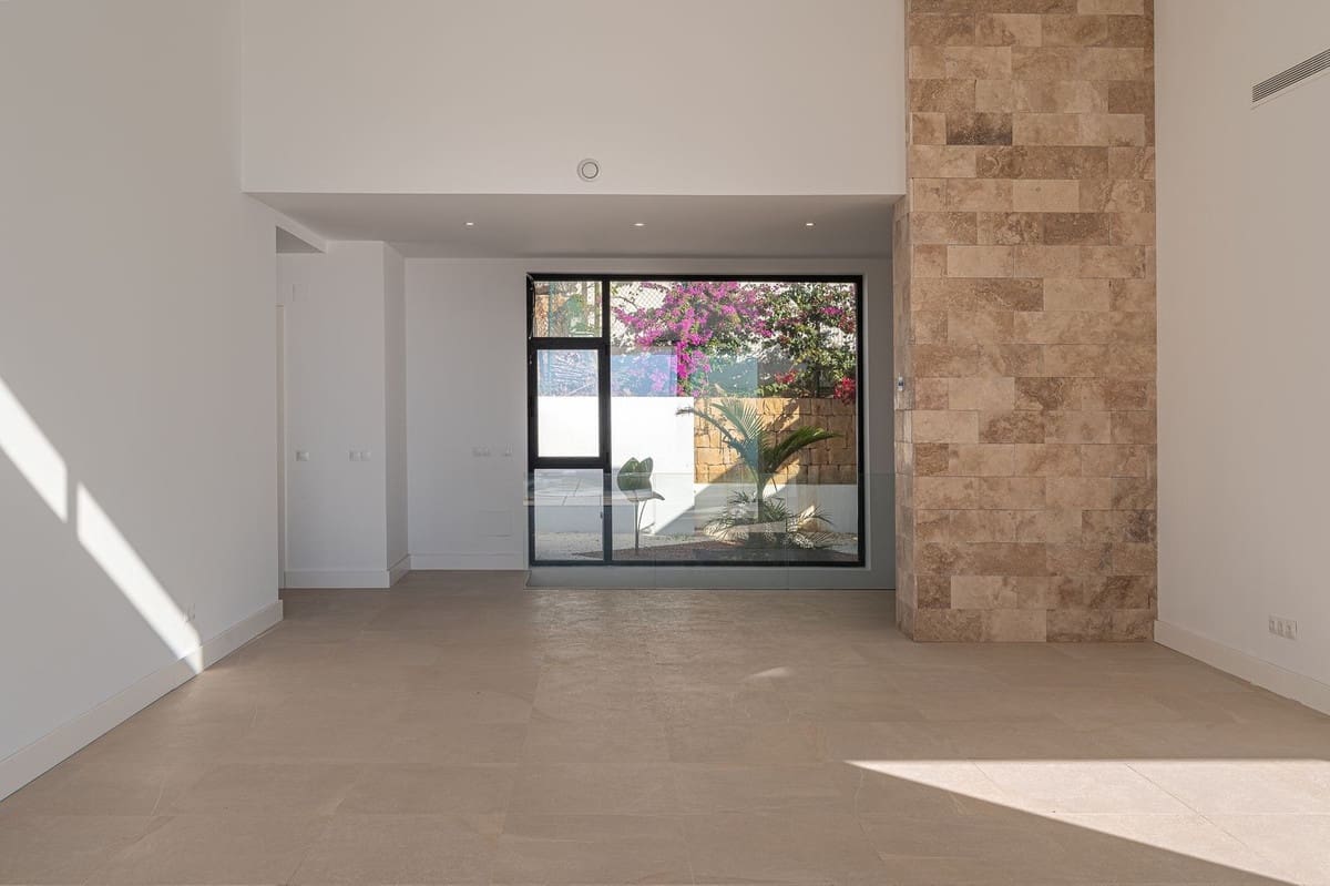 4 bedroom Villa for sale in Mijas with garage - € 1,500,000 (Ref: 9145019)