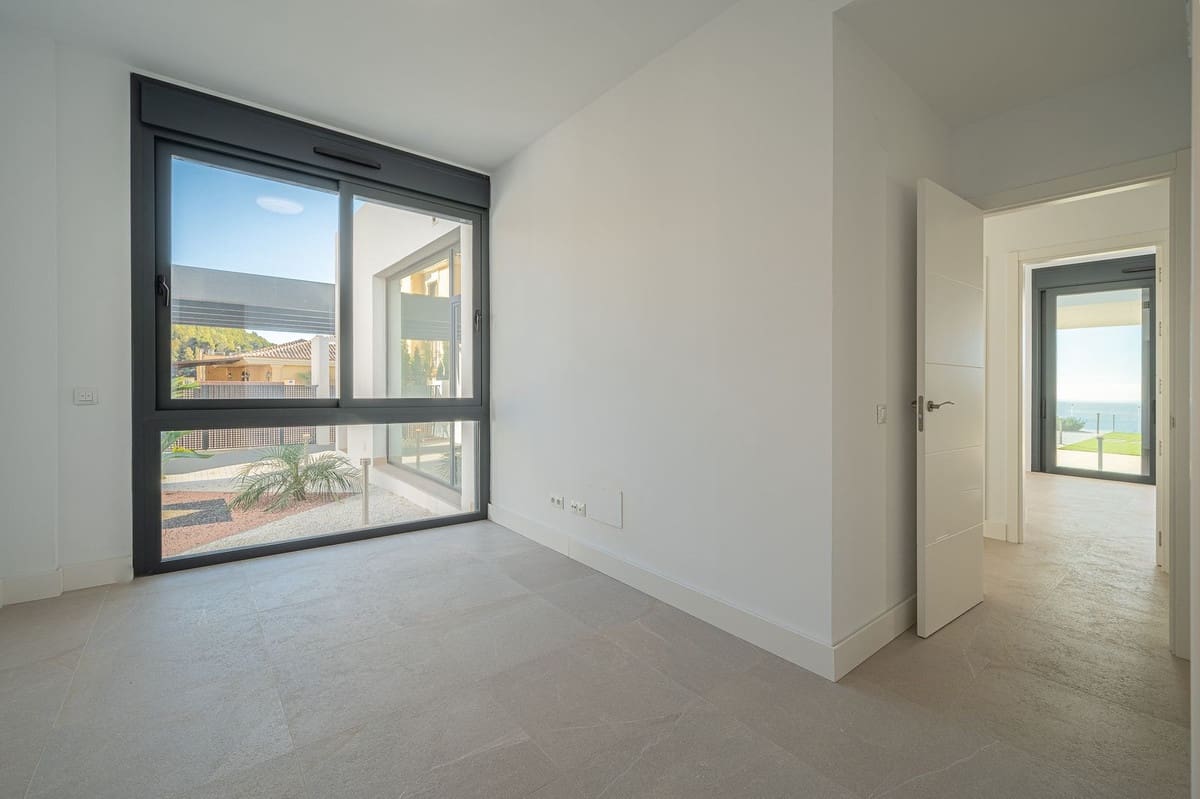 4 bedroom Villa for sale in Mijas with garage - € 1,500,000 (Ref: 9145019)