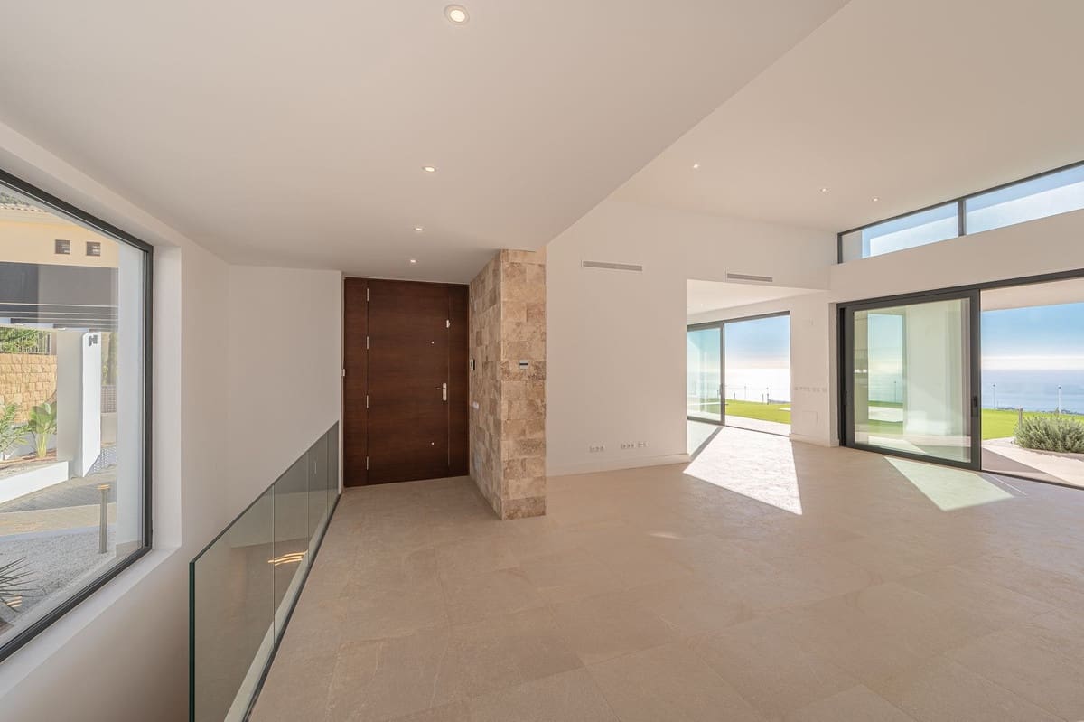 4 bedroom Villa for sale in Mijas with garage - € 1,500,000 (Ref: 9145019)