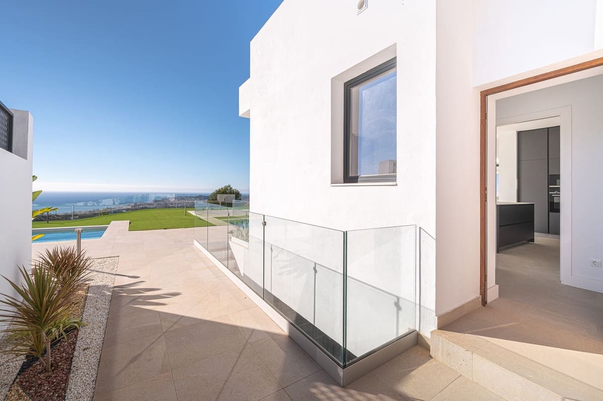 4 bedroom Villa for sale in Mijas with garage - € 1,500,000 (Ref: 9145019)