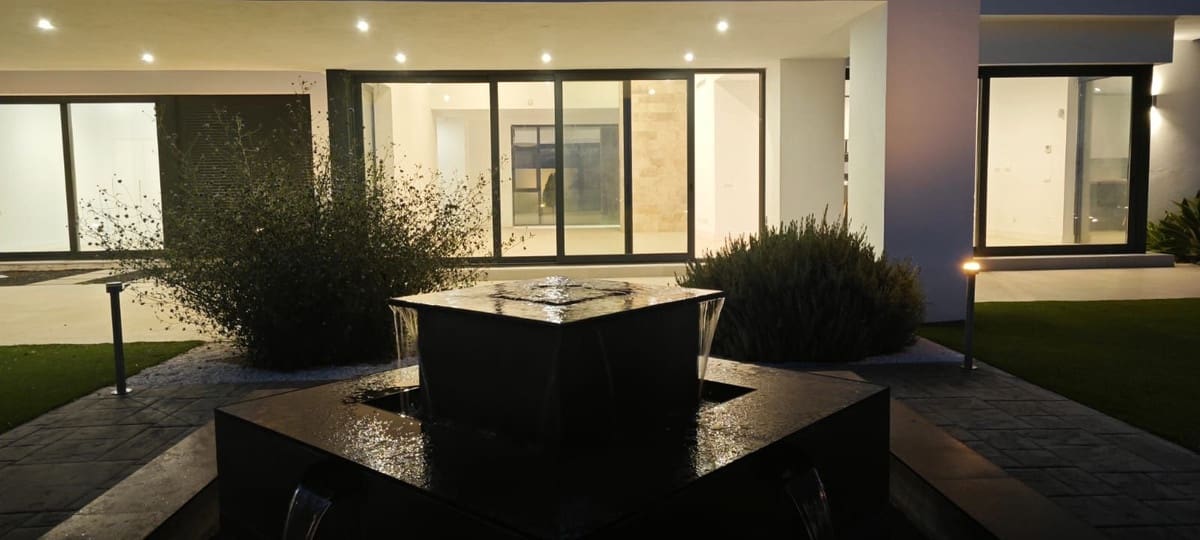 4 bedroom Villa for sale in Mijas with garage - € 1,500,000 (Ref: 9145019)