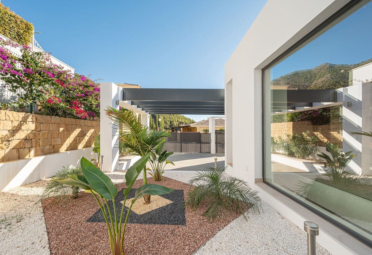 4 bedroom Villa for sale in Mijas with garage - € 1,500,000 (Ref: 9145019)