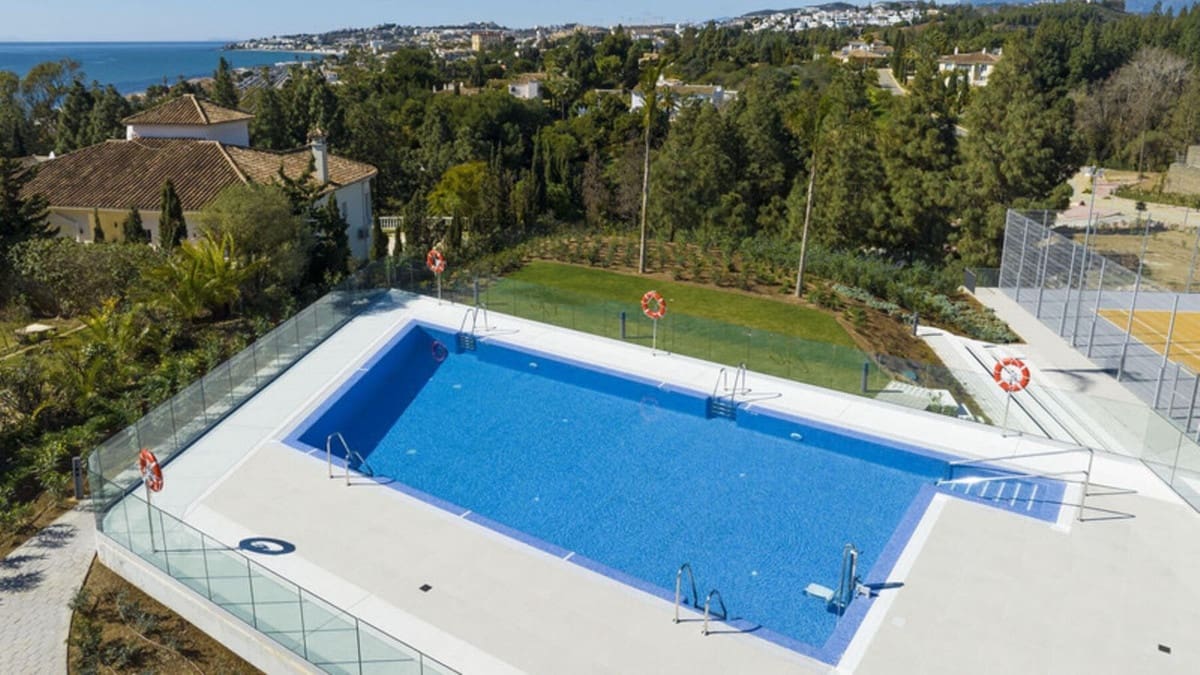 4 makuuhuone Huvila myytävänä paikassa Mijas Costa mukana 
autotalli - 1 350 000 € (Ref: 9145023)