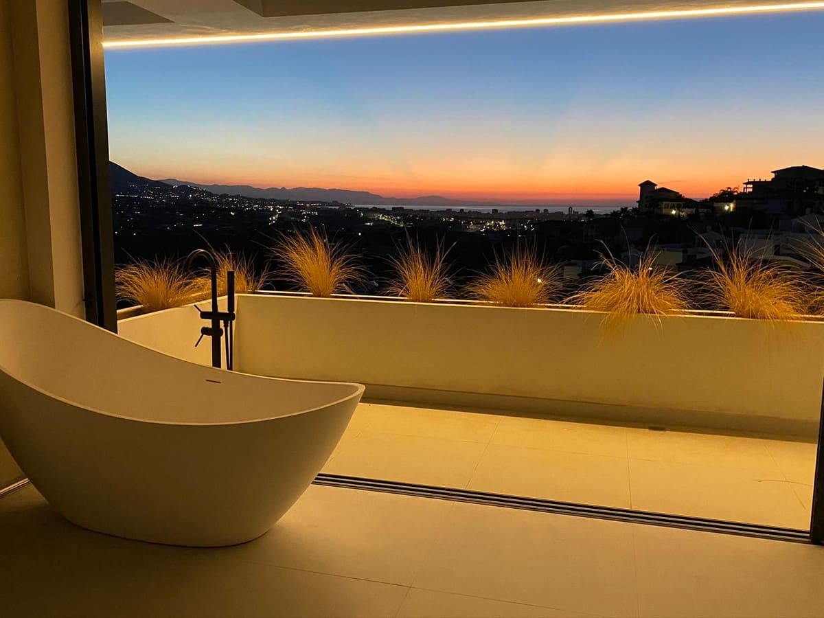 3 bedroom Villa for sale in Mijas with garage - € 1,750,000 (Ref: 9145029)