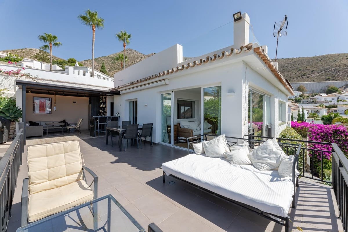 4 sypialnia Willa na sprzedaż w Benalmadena z garażem - 1 295 000 € (Ref: 9145030)