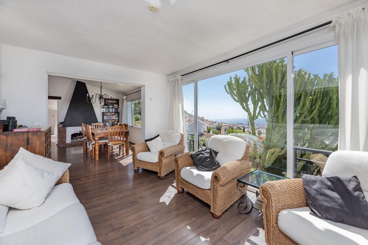 4 sypialnia Willa na sprzedaż w Benalmadena z garażem - 1 295 000 € (Ref: 9145030)