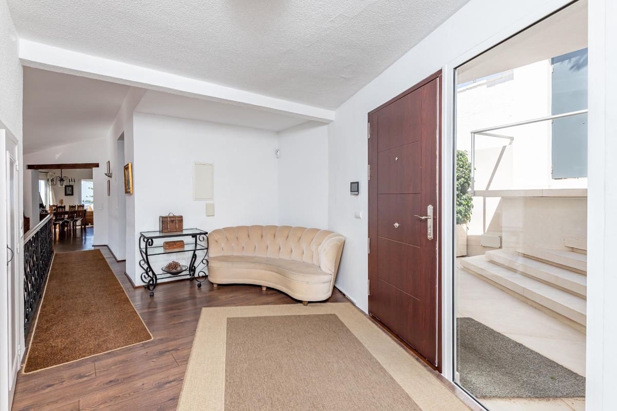 4 sypialnia Willa na sprzedaż w Benalmadena z garażem - 1 295 000 € (Ref: 9145030)