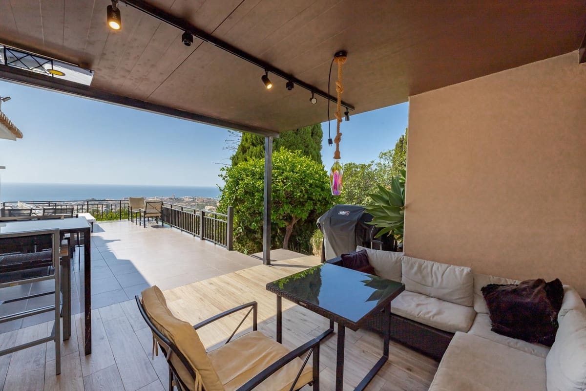 4 soveværelse Villa til salg i Benalmadena med garage - € 1.295.000 (Ref: 9145030)