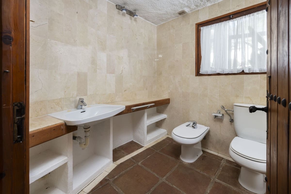 5 bedroom Villa for sale in Mijas with garage - € 980,000 (Ref: 9145034)
