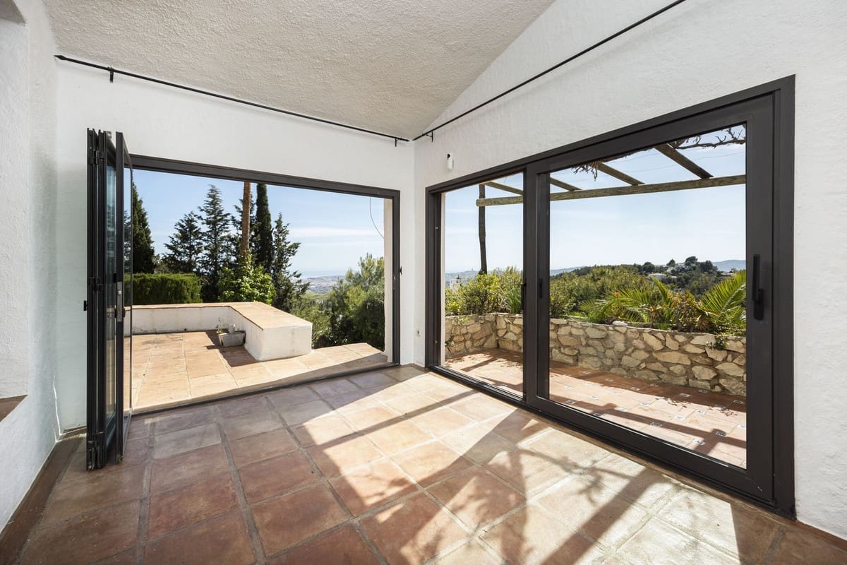 5 bedroom Villa for sale in Mijas with garage - € 980,000 (Ref: 9145034)