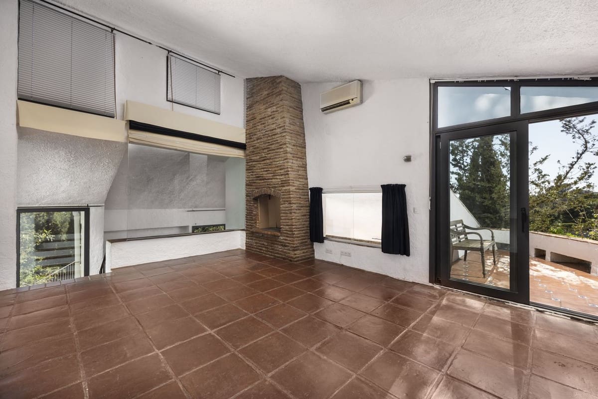 5 bedroom Villa for sale in Mijas with garage - € 980,000 (Ref: 9145034)