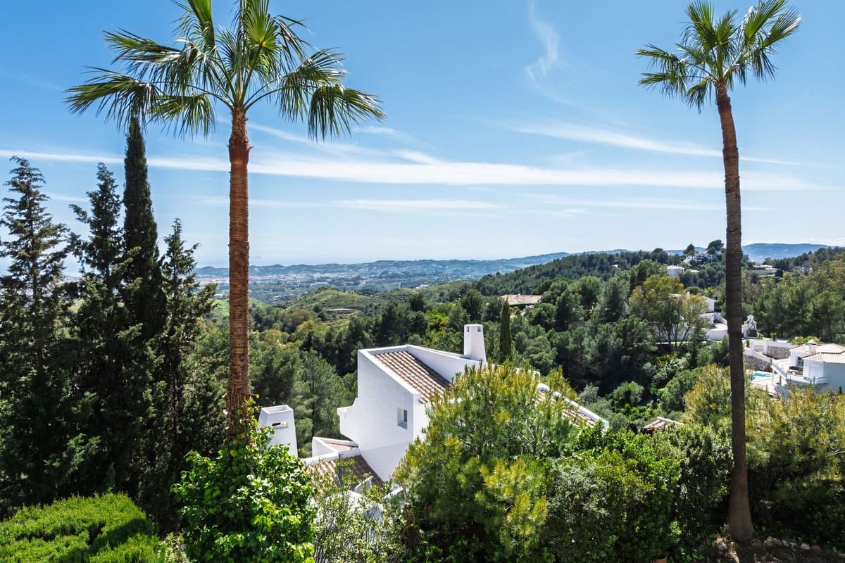 5 bedroom Villa for sale in Mijas with garage - € 980,000 (Ref: 9145034)