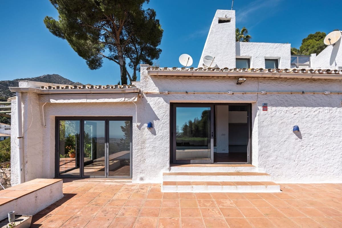 5 bedroom Villa for sale in Mijas with garage - € 980,000 (Ref: 9145034)