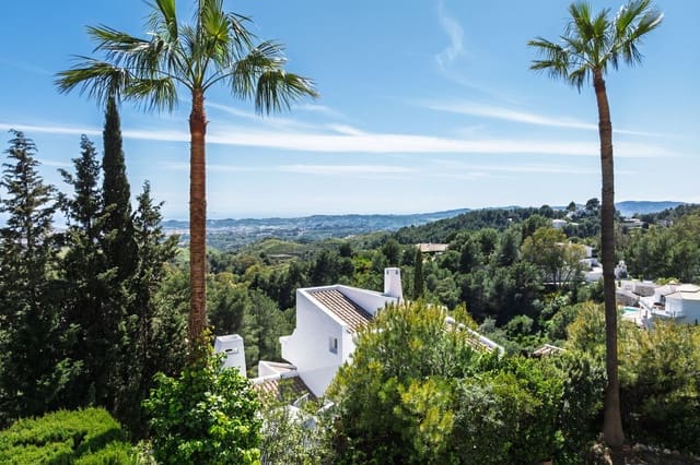 5 bedroom Villa for sale in Mijas with garage - € 980,000 (Ref: 9145034)