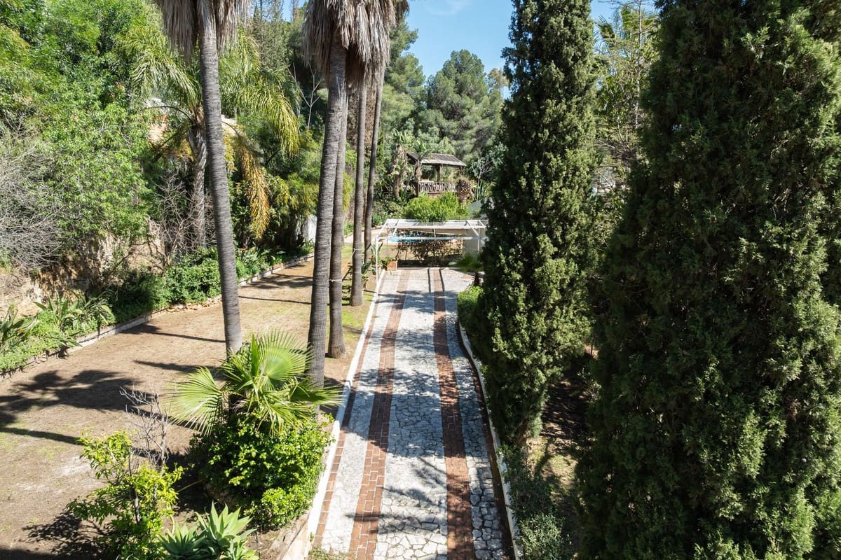 5 bedroom Villa for sale in Mijas with garage - € 980,000 (Ref: 9145034)