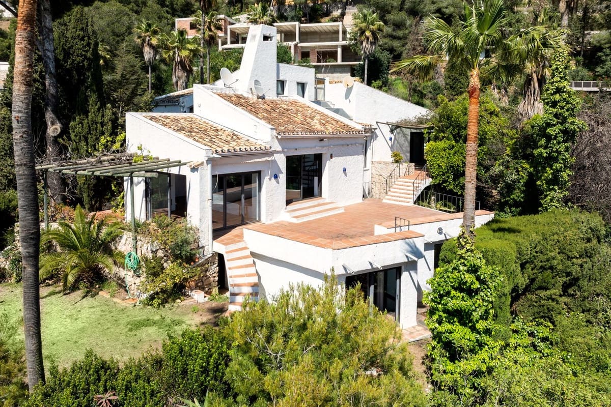 5 bedroom Villa for sale in Mijas with garage - € 980,000 (Ref: 9145034)