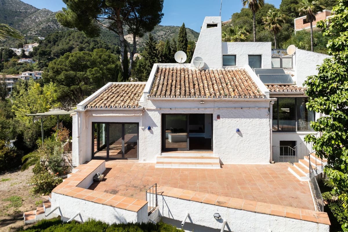 5 bedroom Villa for sale in Mijas with garage - € 980,000 (Ref: 9145034)