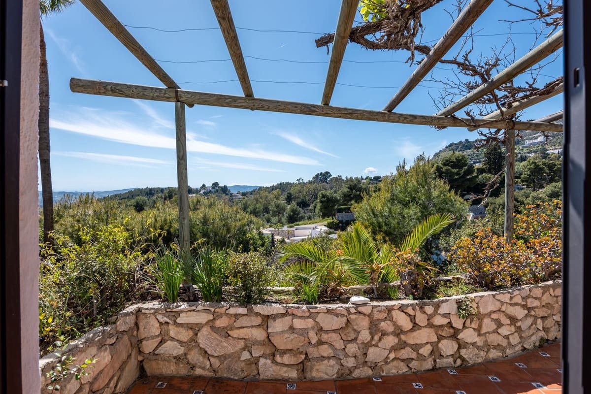 5 bedroom Villa for sale in Mijas with garage - € 980,000 (Ref: 9145034)