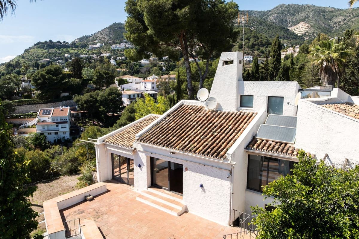 5 bedroom Villa for sale in Mijas with garage - € 980,000 (Ref: 9145034)