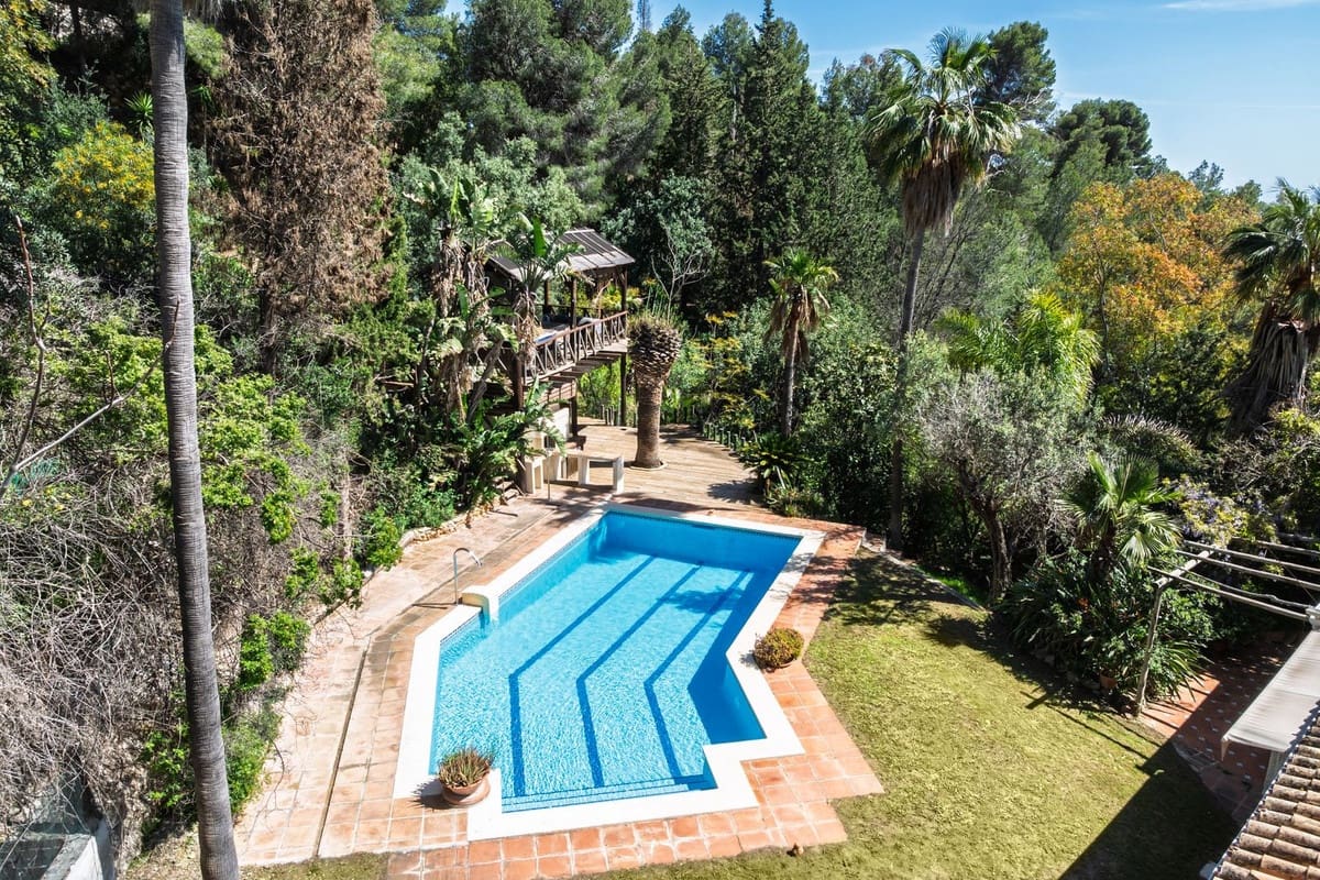5 bedroom Villa for sale in Mijas with garage - € 980,000 (Ref: 9145034)