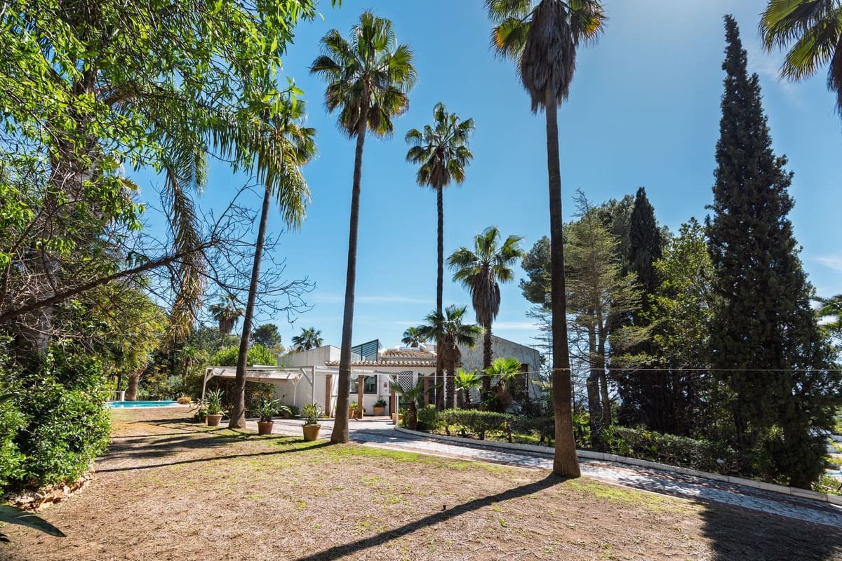 5 bedroom Villa for sale in Mijas with garage - € 980,000 (Ref: 9145034)