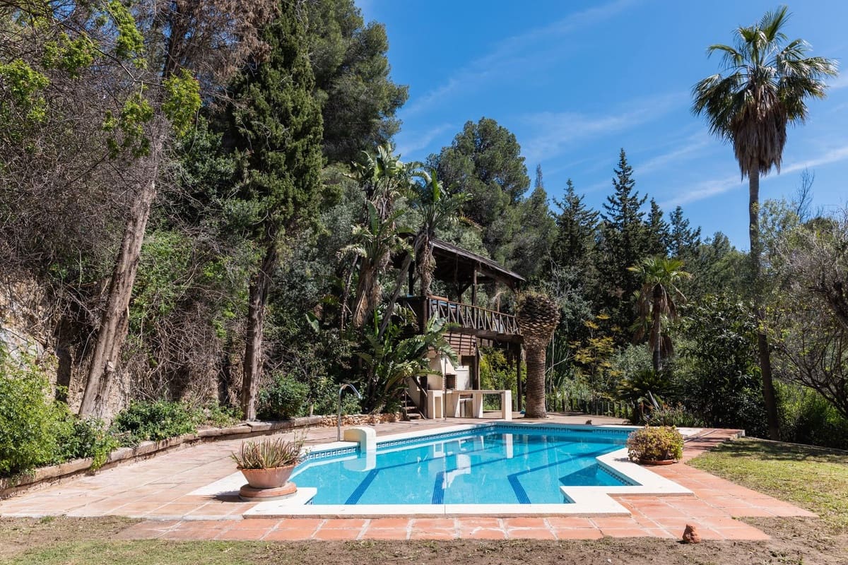 5 bedroom Villa for sale in Mijas with garage - € 980,000 (Ref: 9145034)