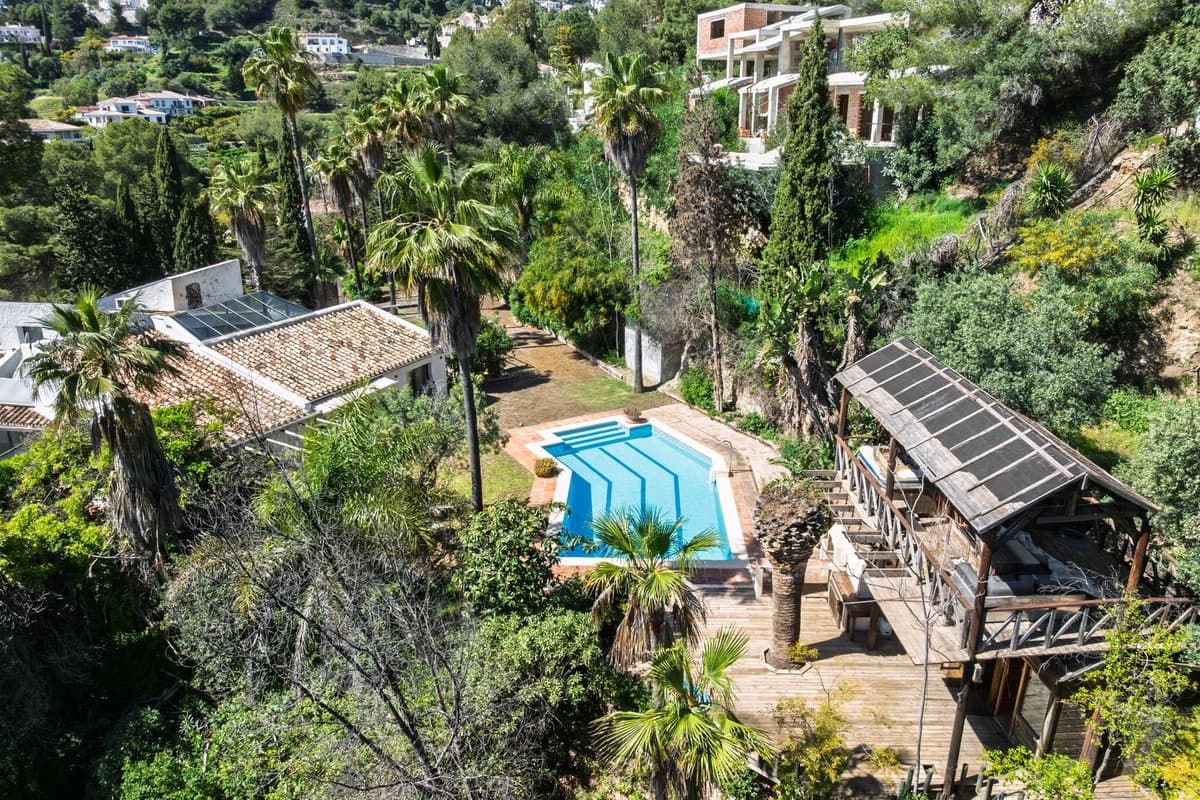 5 bedroom Villa for sale in Mijas with garage - € 980,000 (Ref: 9145034)