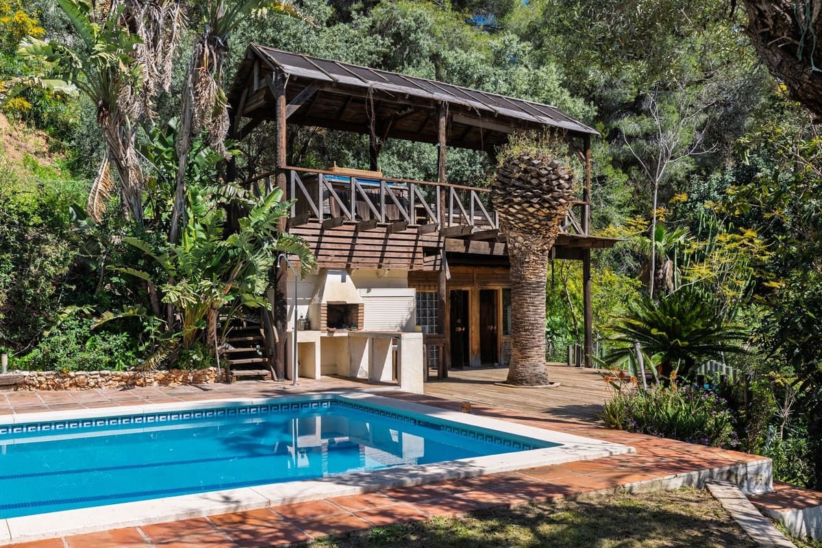 5 bedroom Villa for sale in Mijas with garage - € 980,000 (Ref: 9145034)