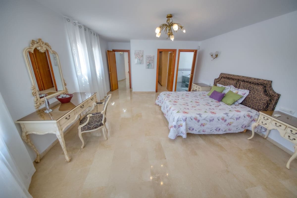4 sypialnia Willa na sprzedaż w Benalmadena - 1 250 000 € (Ref: 9145035)