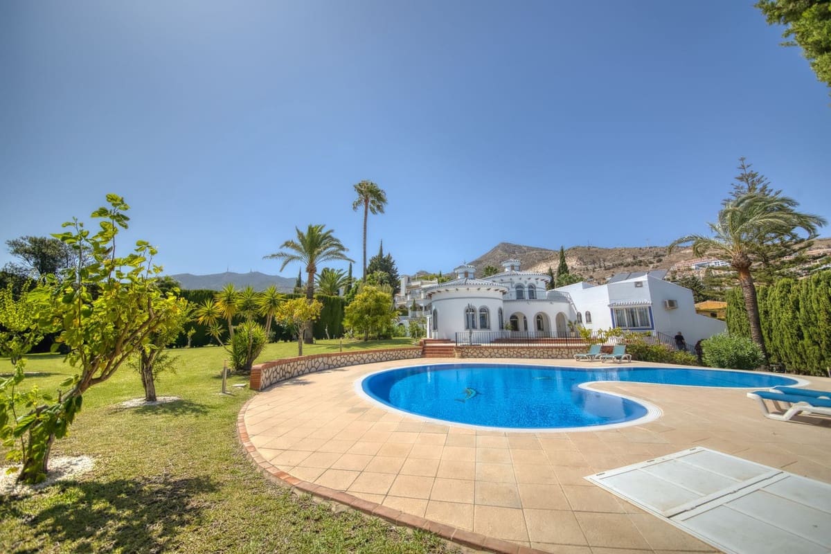4 soveværelse Villa til salg i Benalmadena - € 1.250.000 (Ref: 9145035)