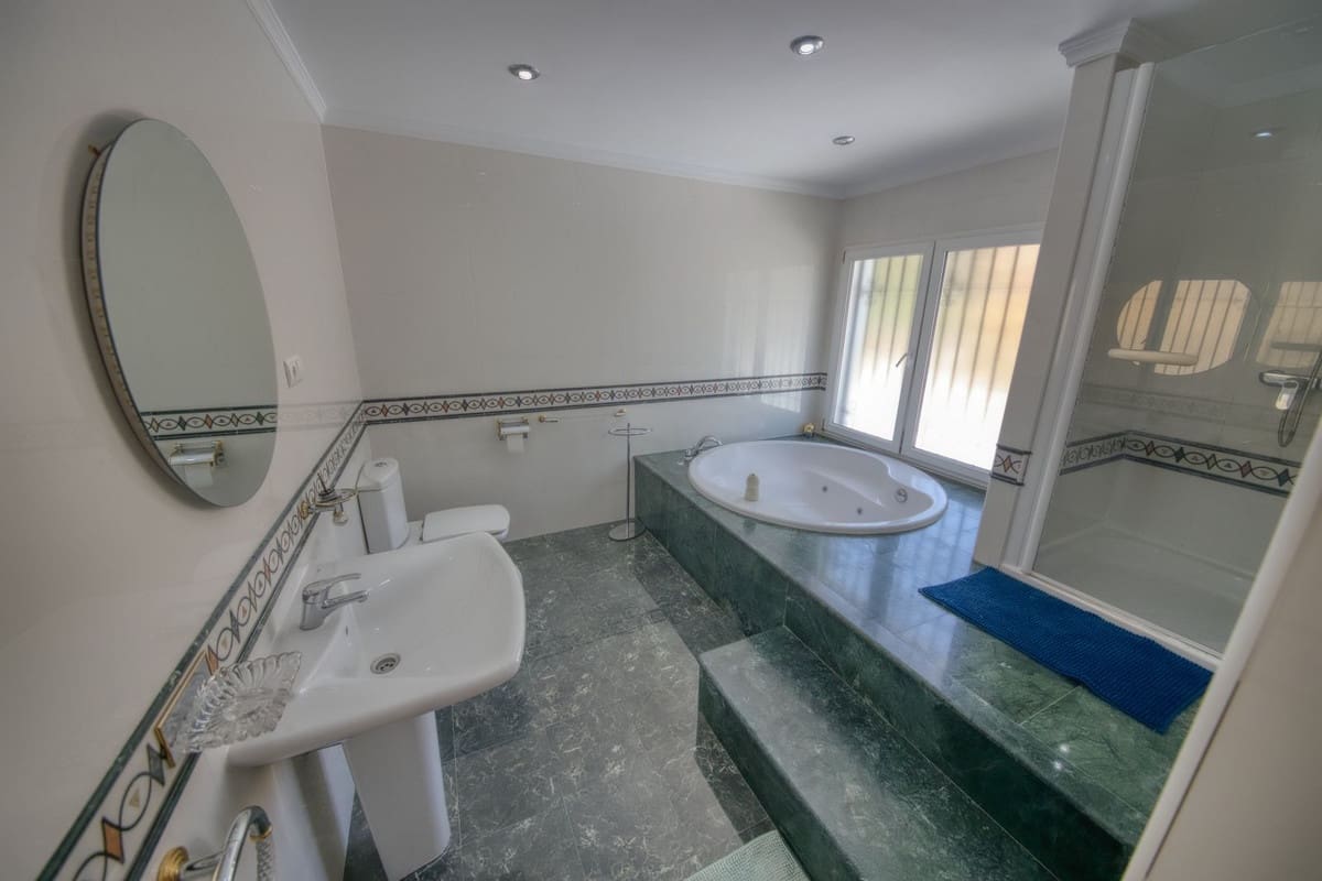 4 soveværelse Villa til salg i Benalmadena - € 1.250.000 (Ref: 9145035)