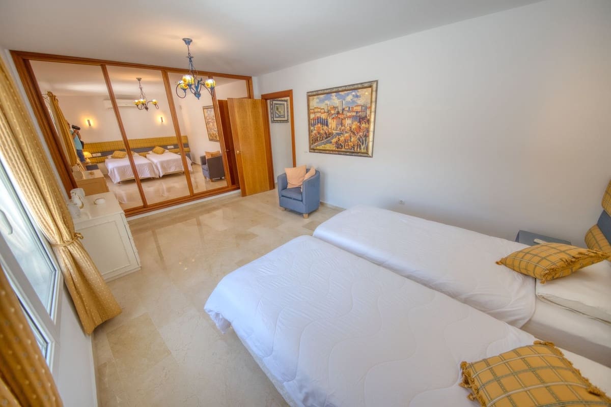 4 soveværelse Villa til salg i Benalmadena - € 1.250.000 (Ref: 9145035)