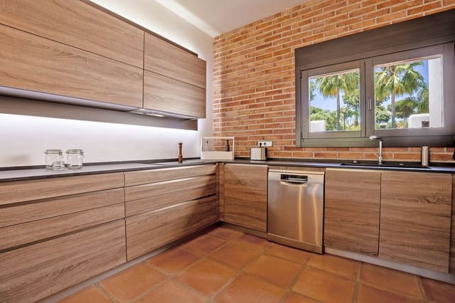 3 sypialnia Willa na sprzedaż w La Cala Golf, Mijas z garażem - 1 195 000 € (Ref: 9145036)