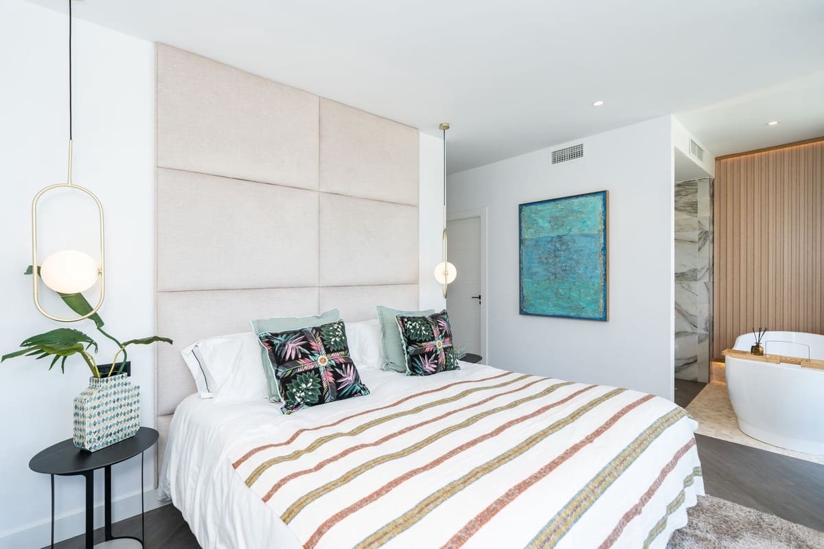 Chalet de 4 habitaciones en La Cala Golf en venta - 1.150.000 € (Ref: 9145041)