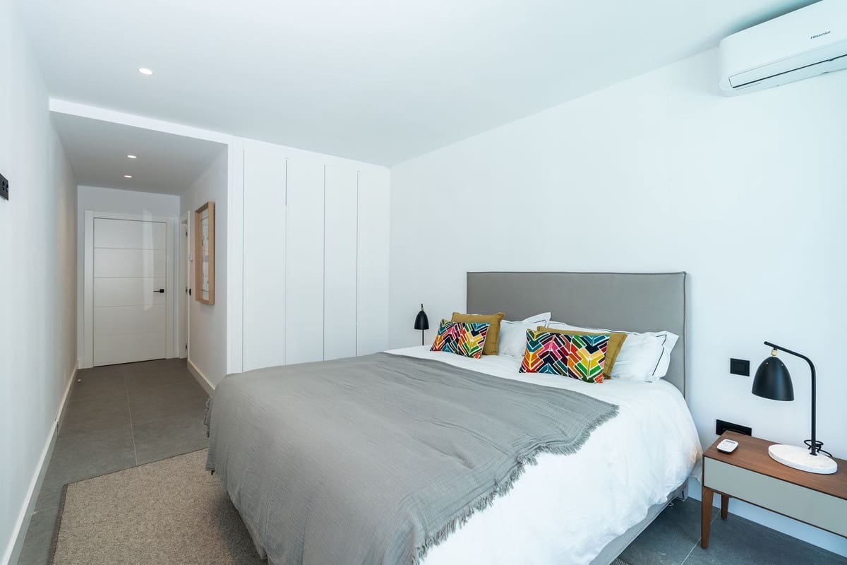 Chalet de 4 habitaciones en La Cala Golf en venta - 1.150.000 € (Ref: 9145041)