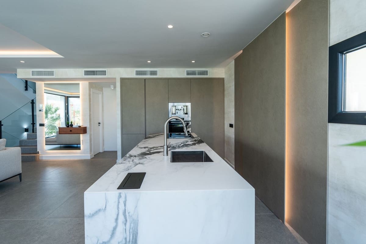 4 makuuhuone Huvila myytävänä paikassa La Cala Golf - 1 150 000 € (Ref: 9145041)