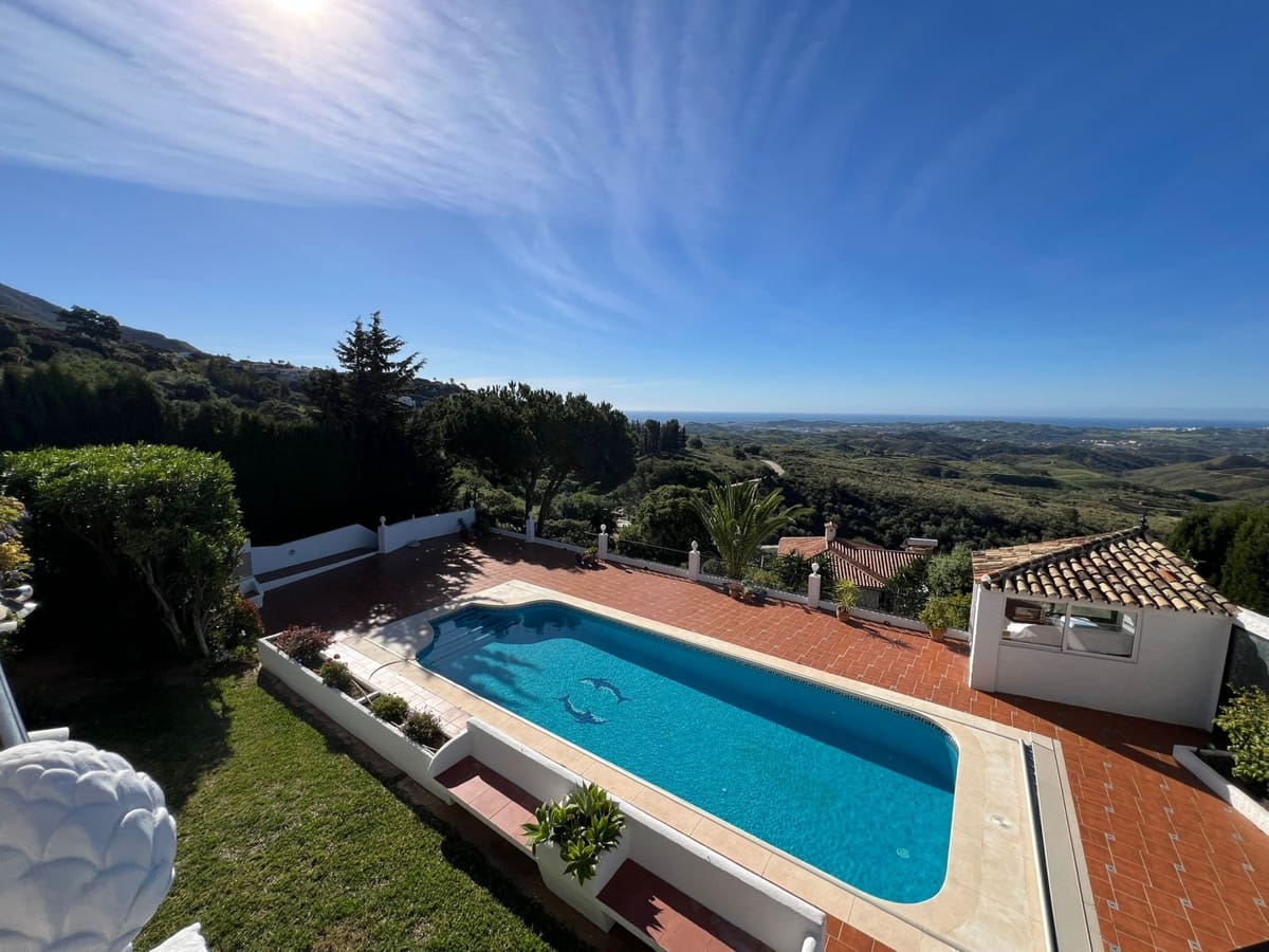 4 bedroom Villa for sale in Mijas with garage - € 899,000 (Ref: 9145051)