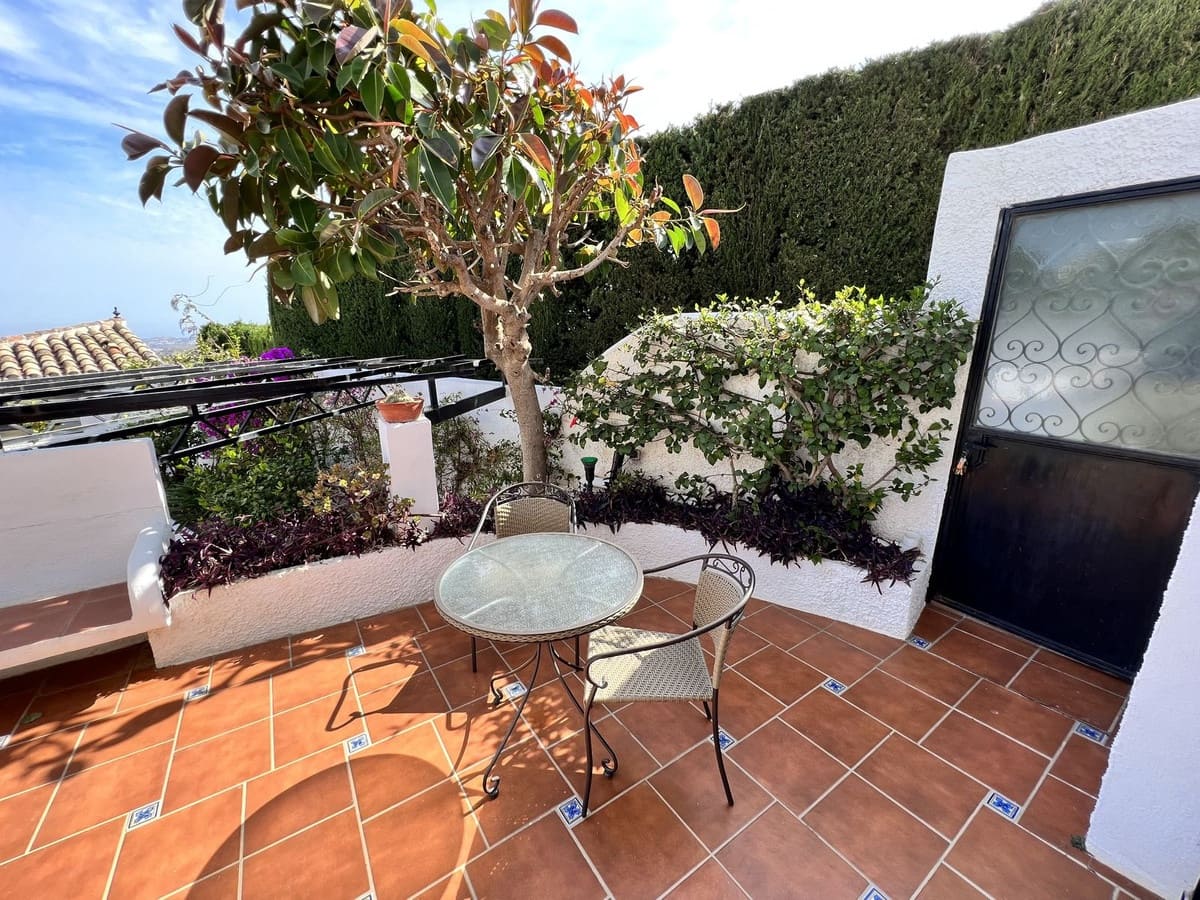 4 bedroom Villa for sale in Mijas with garage - € 899,000 (Ref: 9145051)