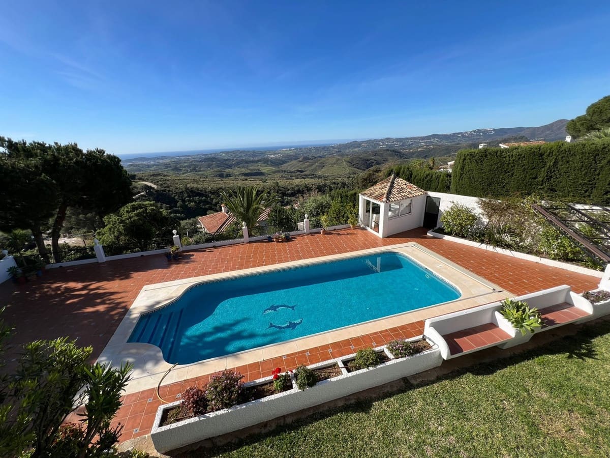 4 bedroom Villa for sale in Mijas with garage - € 899,000 (Ref: 9145051)