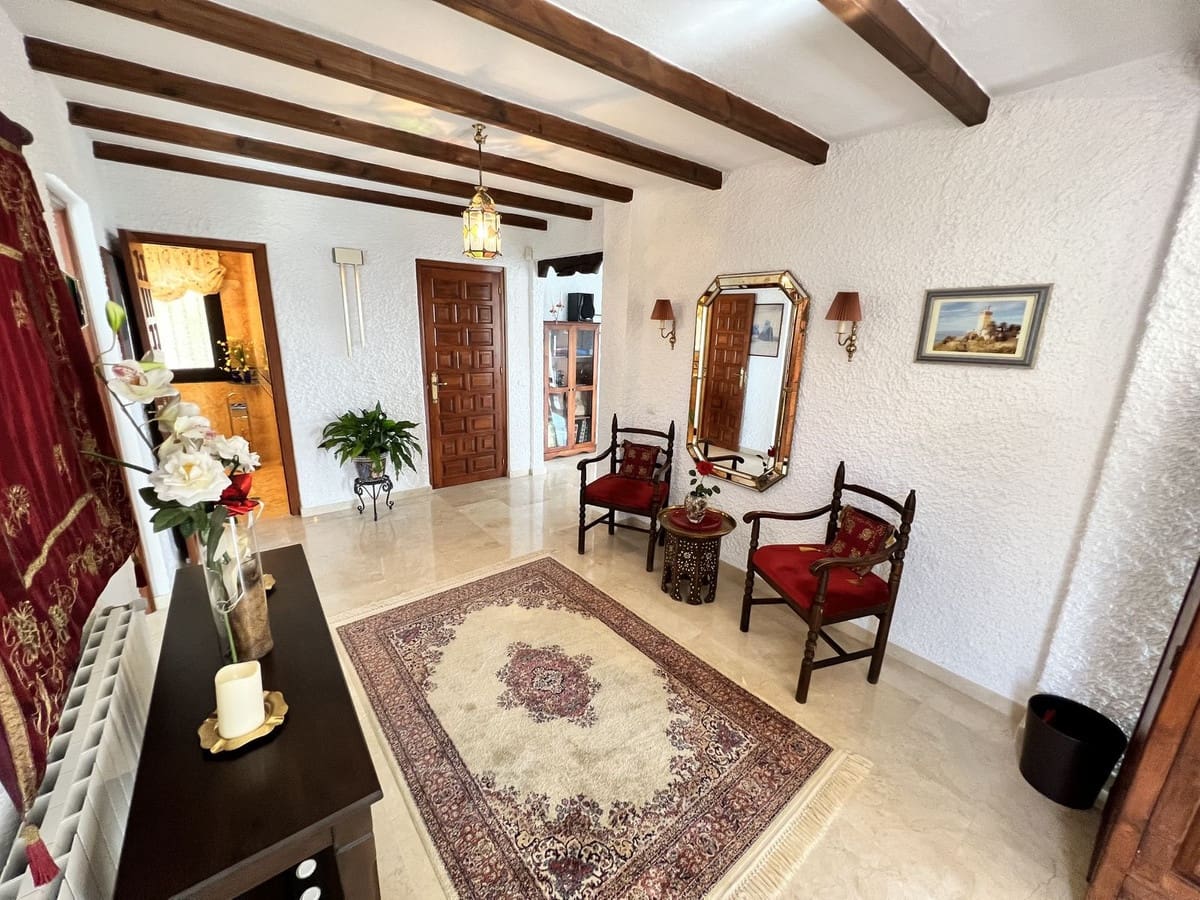 4 bedroom Villa for sale in Mijas with garage - € 899,000 (Ref: 9145051)