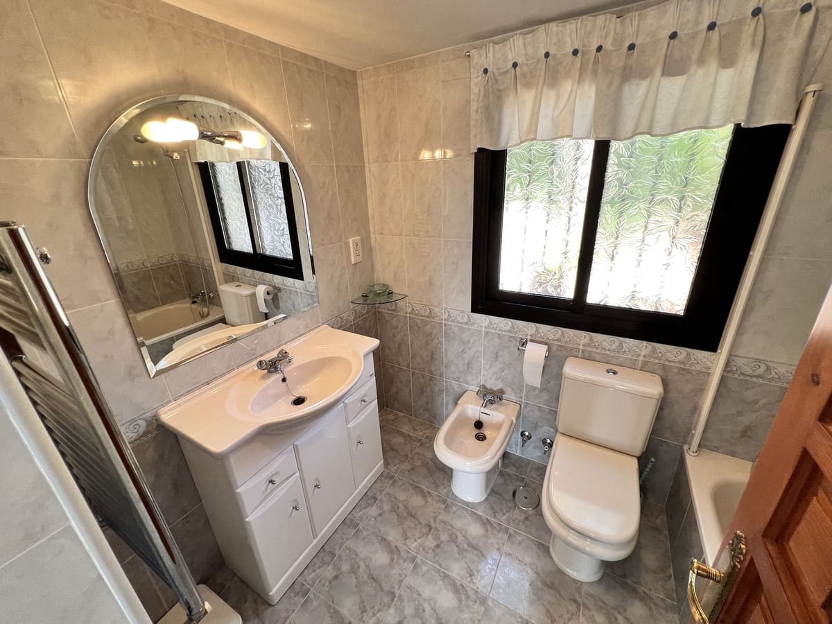 4 bedroom Villa for sale in Mijas with garage - € 899,000 (Ref: 9145051)